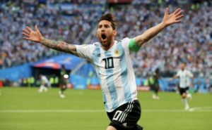 Messi usai cetak gol