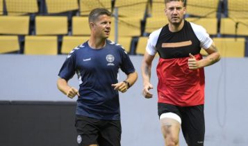 Nicklas Bendtner tak bisa pulih saat menjalani pemusatan latihan timnas Denmark.
