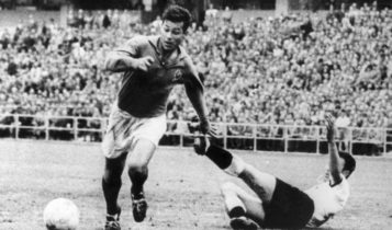 Jut Fontaine saat Prancis menang 6-3 atas Jerman di Piala Dunia 1958.