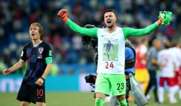 Danijel Subasic diperingatkan FIFA soal kaus bergambar Hrvoje Custic.