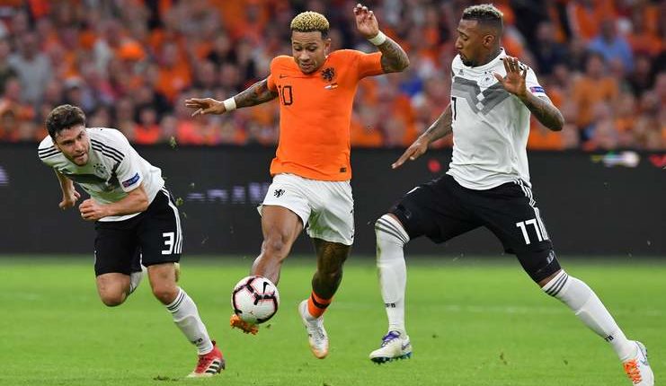 Aksi Jerome Boateng saat timnas jerman menghadapi timnas Belanda di UEFA Nations League.