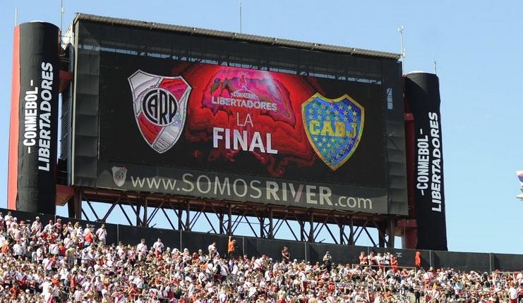Final Leg II Copa Libertadores akhirnya ditunda akibat kerusuhan yang dibuat fans River Plate.
