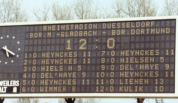 Kemenangan 12-0 tak membawa Borussia Monechengladbach juara Bundesliga 1 pada musim 1977-78.