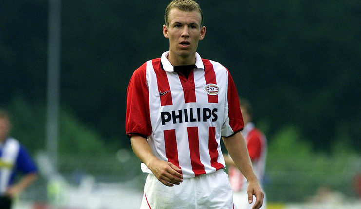 Arjen Robben yang sempat memperkuat PSV Eindhoven pada 2002 hingga 2004 coba diajak kembali oleh Mark van Bommel.