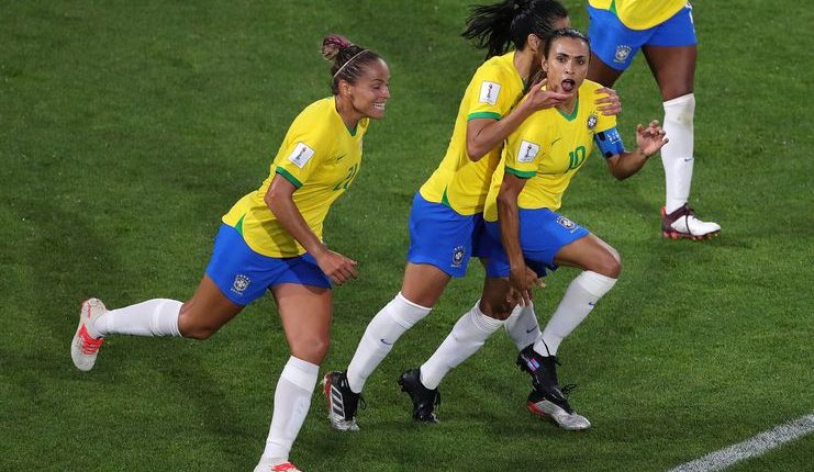 Marta menahbiskan diri sebagai pemain tersubur pada ajang Piala Dunia saat timnas wanita Brasil mengalahkan Italia.