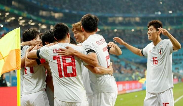 Para pemain Samurai Biru merayakan gol Koji Miyoshi dalam laga Uruguay vs Jepang pada lanjutan Copa America 2019.
