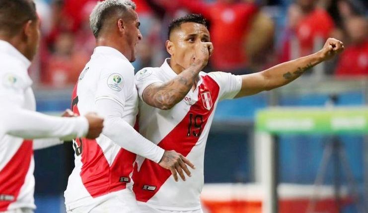 Yoshimar Yotun merayakan gol yang dicetaknya saat timnas Peru mengalahkan timnas Cile pada semifinal Copa America 2019.