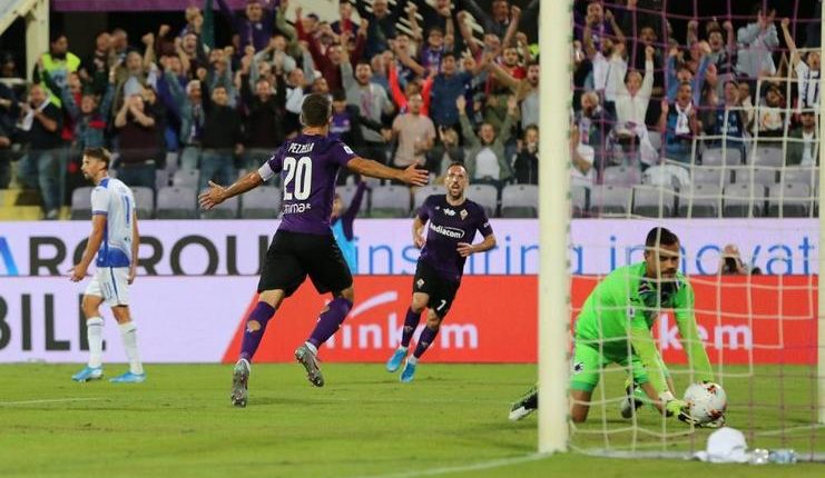 German Pezzella membuka kemenangan 2-1 Fiorentina atas Sampdoria.