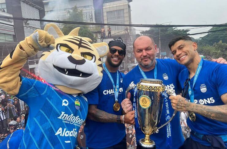 Bojan Hodak Enggan Diistimewakan Persib 1 Bojan Hodak merasa diremehkan publik sepak bola Kroasia.
