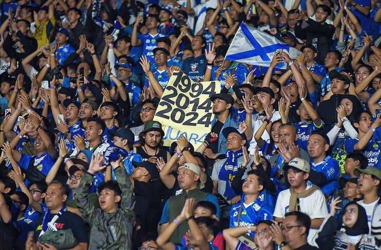 Bojan Hodak Sebut Kericuhan di SJH Ganggu Mentalitas 1-2 Pemain Persib 1 Bojan Hodak Sebut Kericuhan di SJH Ganggu Mentalitas 1-2 Pemain Persib