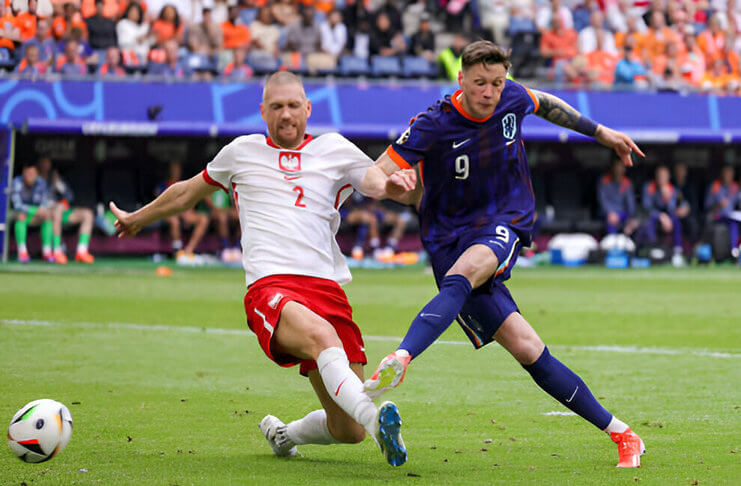 Wout Weghorst mencetak gol hanya 2 menit setelah menggantikan Memphis Depay.