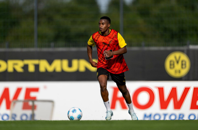 Borussia Dortmund - Olympique Marseille - Youssoufa Moukoko - Istimewa