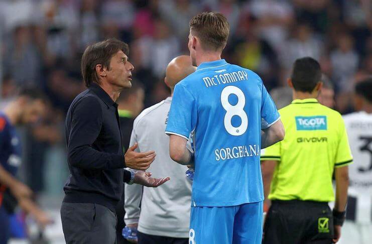 Scott McTominay Diragukan Tampil Lawan Parma 1 Antonio Conte bicara kepada Scott McTominay.