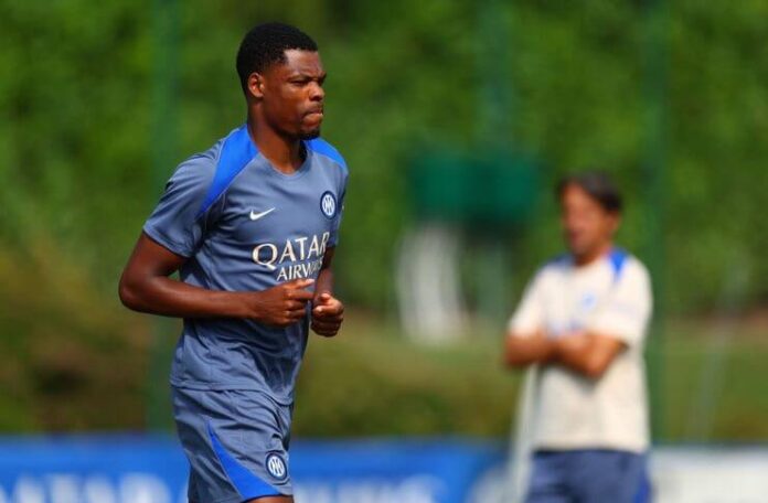 Simone Inzaghi Konfirmasi Denzel Dumfries akan Segera Perpanjang Kontrak (@FabrizioRomano)