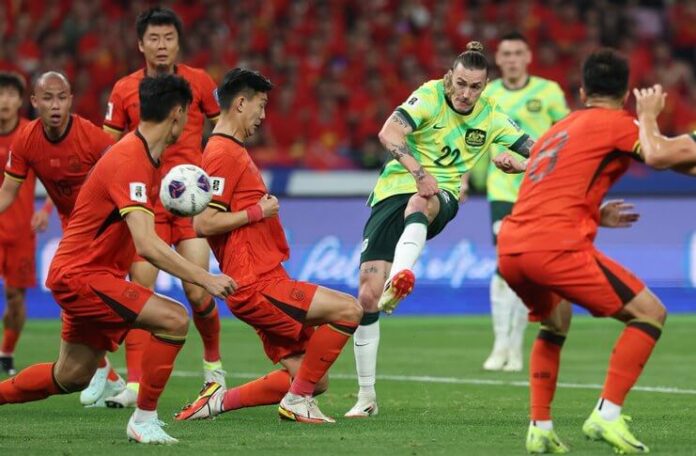 Kualifikasi Piala Dunia 2026 Arab Saudi Sukses Tahan Jepang, Australia Kalahkan Cina - Jackson Irvine (@Socceroos)