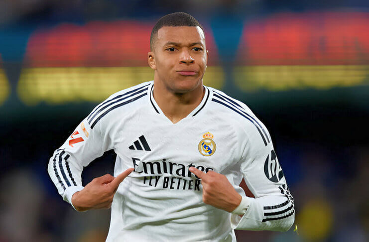 Carlo Ancelotti Berharap Kylian Mbappe Bisa Bermain di El Clasico 2 Kylian Mbappe tak merasa lebih hebat dari Ronaldo.