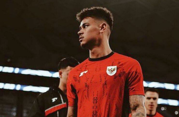 Mees Hilgers Terpaksa Pulang Lebih Awal ke Belanda 1 Mees Hilgers pada sesi latihan timnas Indonesia.