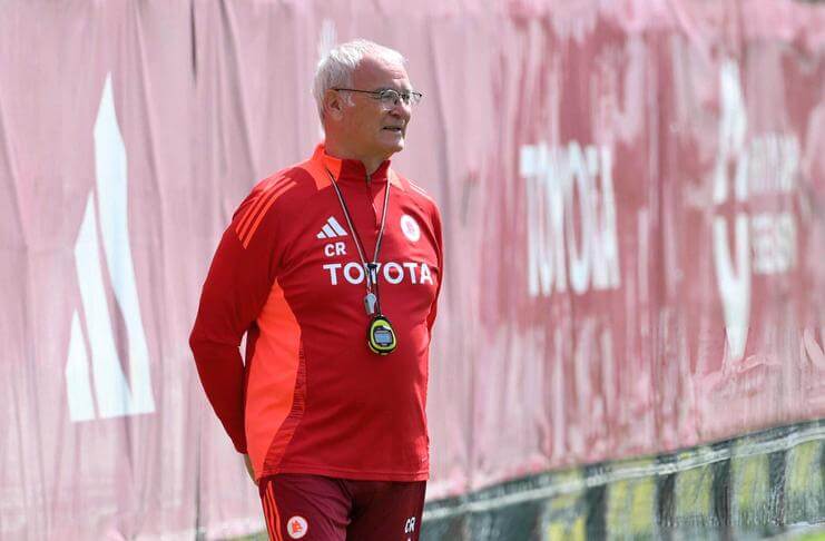 Claudio Ranieri Tetap akan di AS Roma 1 Claudio Ranieri hanya pensiun sebagai pelatih.