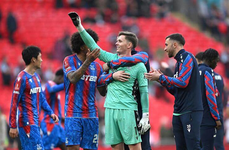 Dean Henderson Kirim Ancaman buat Calon Lawan di Final Piala FA 1 Dean Henderson merayakan kemenangan atas Aston Villa.