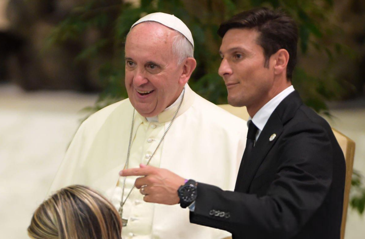 Paus Fransiskus Berpulang, Legenda Inter Rasakan Duka Cita Luar Biasa 1 Paus Fransiskus meninggal - Javier Zanetti - Istimewa 3