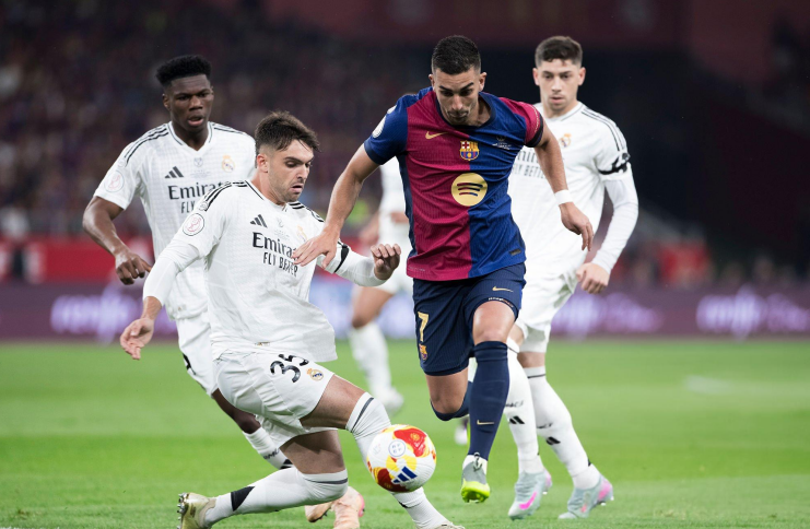 Barcelona Bukan Tim Sempurna, Mereka Punya Kelemahan 1 Carlo Ancelotti - Barcelona vs Real Madrid - El Clasico - Istimewa 3