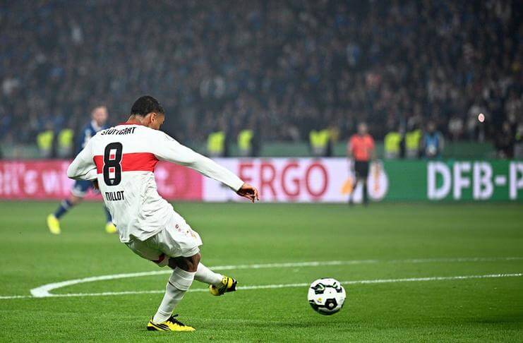 Sejarah Baru Urung Tercipta 1 Enzo Millot mencetak brace di final DFB Pokal 2024-25.