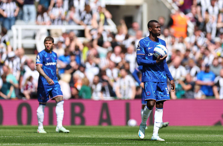 Arsenal Ditempel Newcastle United 2 Liverpool vs Arsenal - Newcastle vs Chelsea - Klasemen Liga Inggris - Istimewa 2