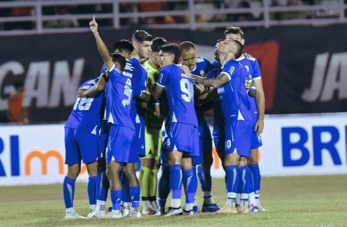 Persib Bandung tetap dituntut menang oleh Bojan Hodak.