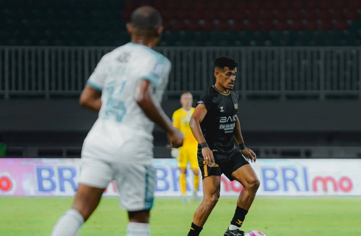 Malut United Finis di 3 Besar, Persebaya Gigit Jari 2 Persija vs Malut United - Klasemen Liga 1 - @dewaunitedfc