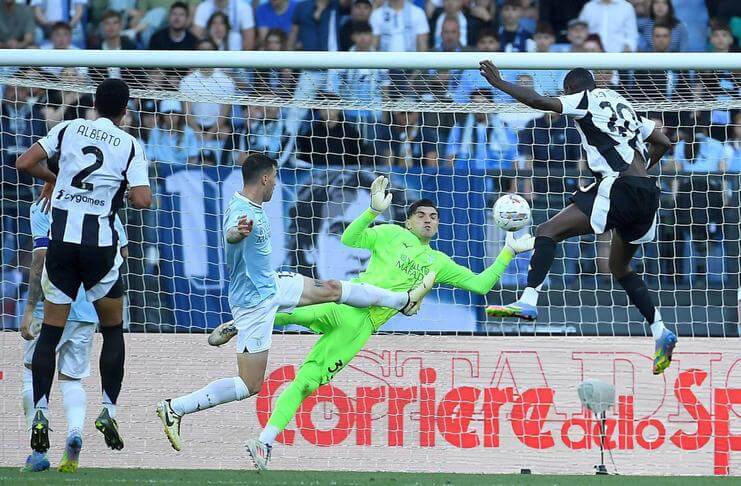 Lazio dan Juventus Rawan Digusur AS Roma 1 Randal Kolo Muani saat menjebol gawang Lazio.