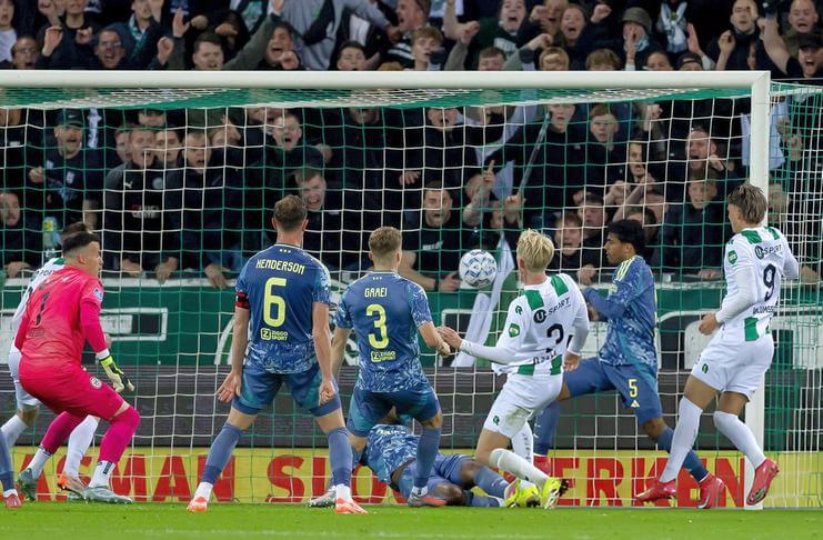 Drama di Groningen, AFC Ajax Dikudeta PSV Eindhoven 1 Thijmen Blokzijl saat menjebol gawang AFC Ajax pada menit ke-9 injury time.