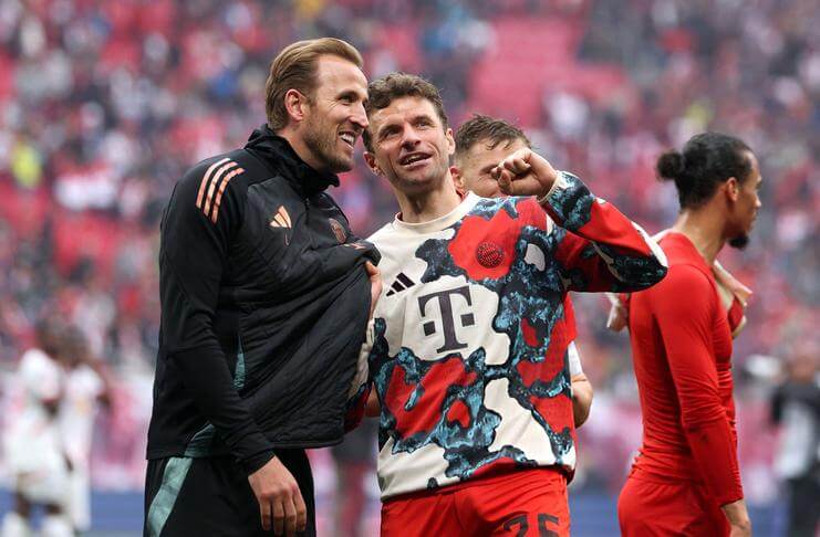 Bayern Munich Sudah Merasa Juara Bundesliga 1 Thomas Mueller bersama Harry Kane.