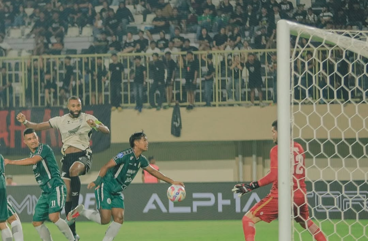 Yuran Fernandes Dihukum 12 Bulan oleh PSSI, Sengaja Diusir? 1 yuran fernandes - PSM Makassar - @psm_makassar 3