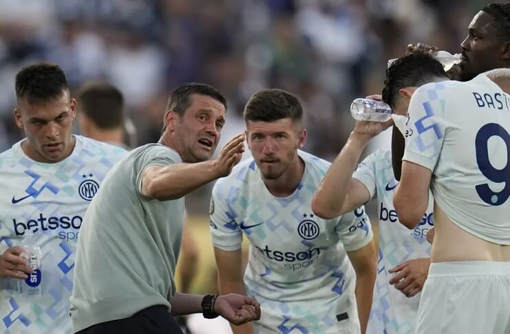 Cristian Chivu Diperingatkan Legenda Rumania 3 Benjamin Pavard Puas dengan Kinerja Cristian Chivu (Akaimazed)