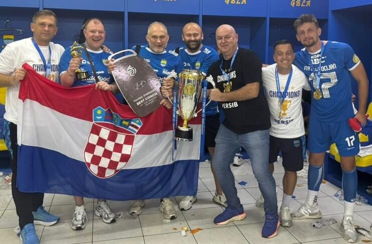 Persib Cuma Klub Papan Bawah di Kroasia 1 Bojan Hodak bersama legiun Kroasia di Persib Bandung.