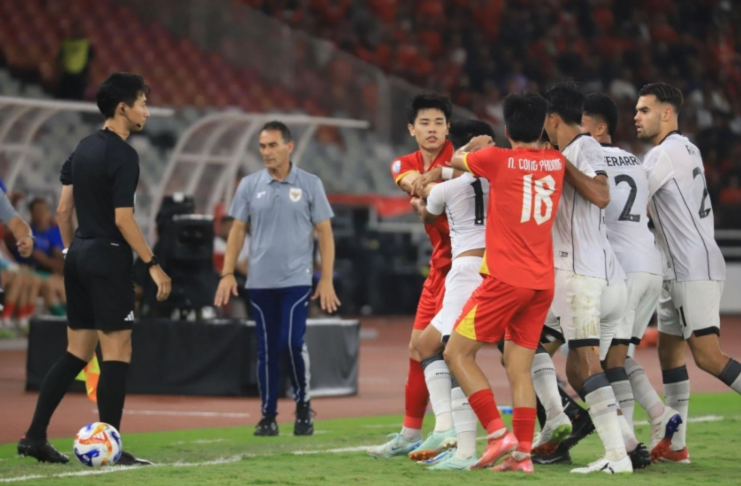 Pelatih Kiper Timnas U-23 Indonesia Dapat Kartu Merah, Begini Kata Gerald Vanenburg 1 Damian Van Rensburg - Gerald Vanenburg - Timnas U-23 Indonesia - Thethao247 2