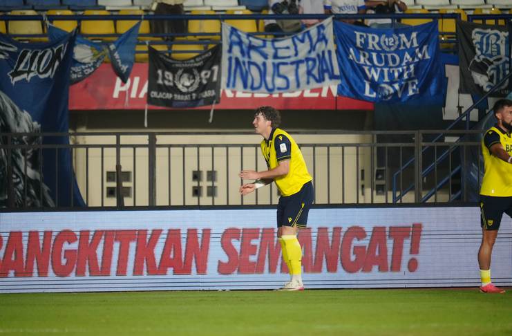 Bikin Ole Romeny Cedera, Pemain Arema FC Diserang Sampai Tutup Komentar