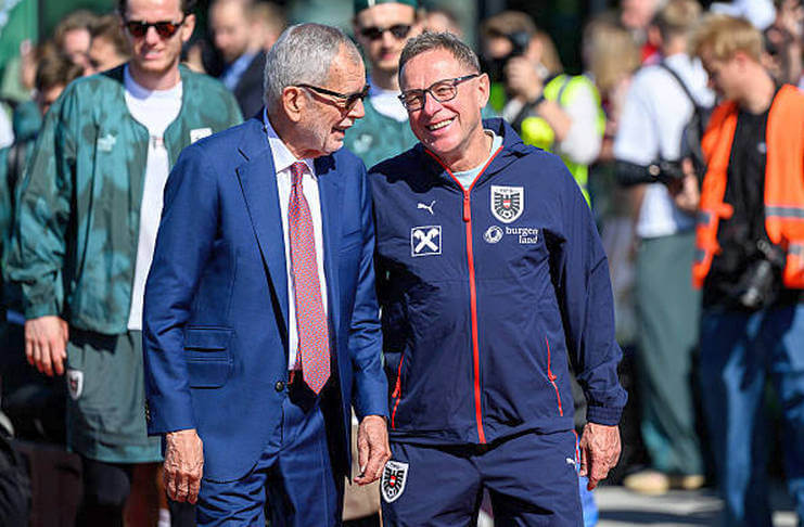 Alexander-van-der-Bellen-saat-melepas-timnas-Austria-Getty-Images.jpg